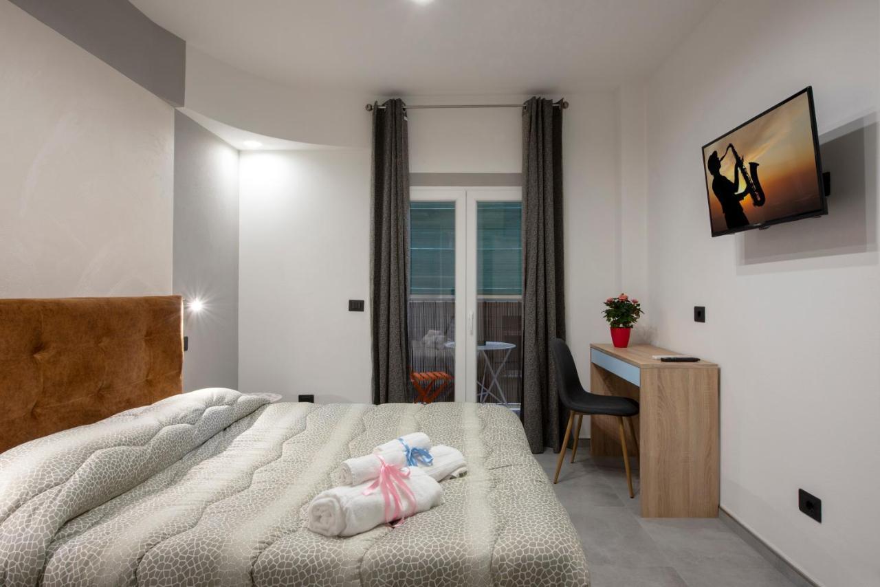 Sabriluna Rooms ลาสเปเซีย ภายนอก รูปภาพ