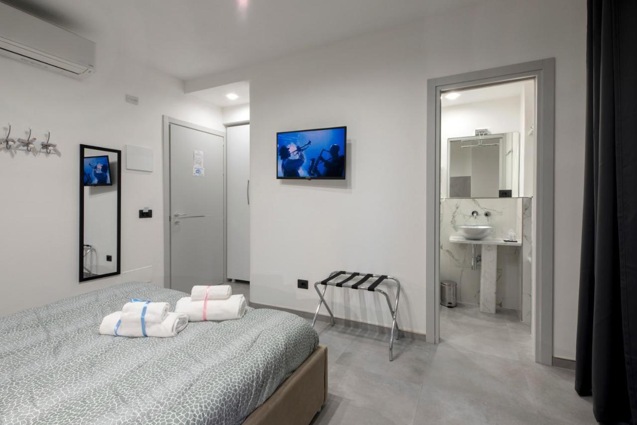 Sabriluna Rooms ลาสเปเซีย ภายนอก รูปภาพ