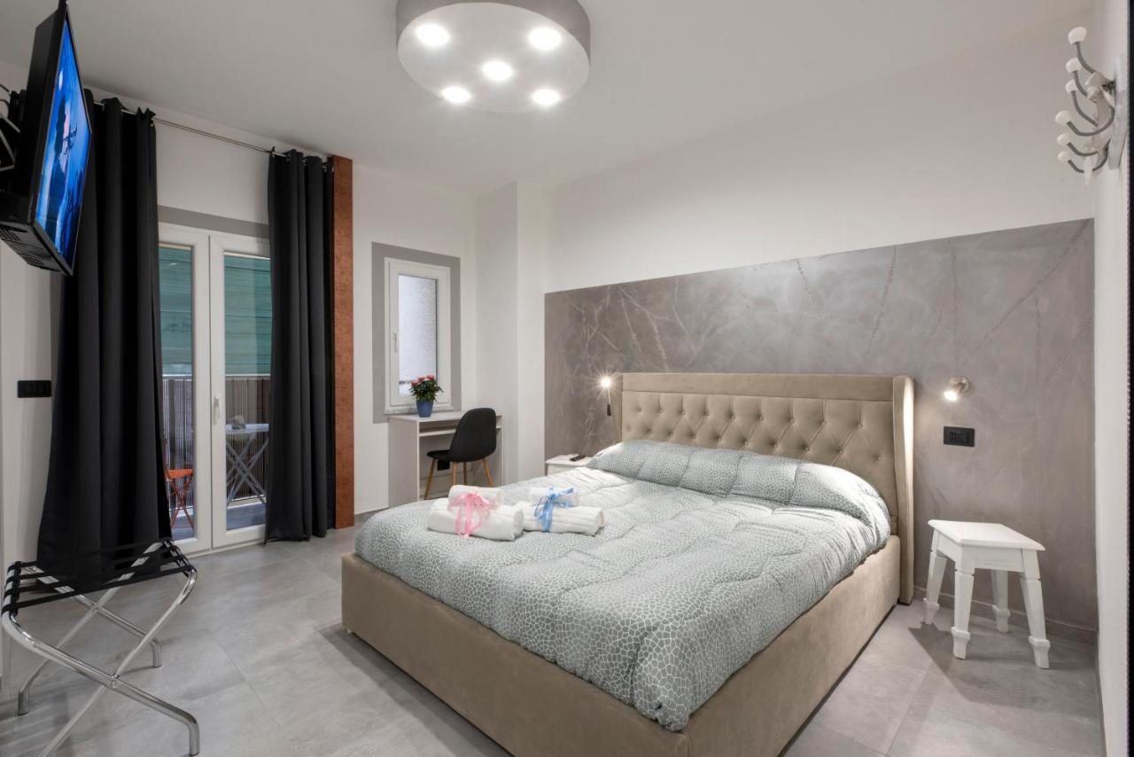Sabriluna Rooms ลาสเปเซีย ภายนอก รูปภาพ