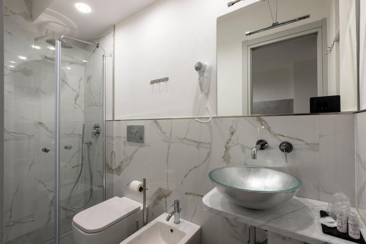 Sabriluna Rooms ลาสเปเซีย ภายนอก รูปภาพ